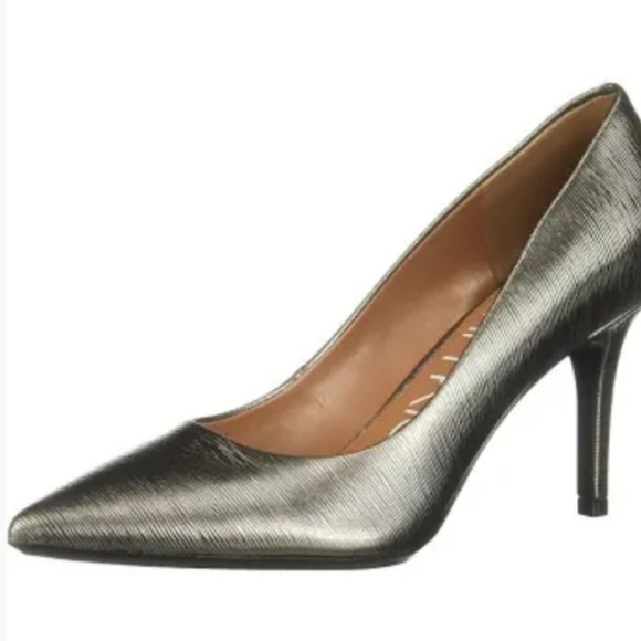 CALVIN Klein Gayle Metallic Pumps - Picture 1 of 8